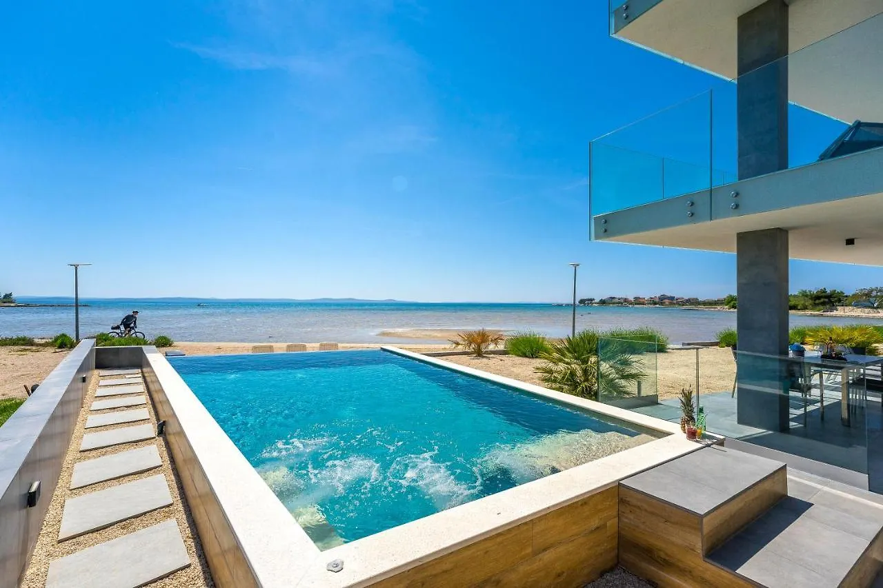 Jimmys Beach Privlaka - Direkt Am Meer, Tollem Blick Und Beheiztem Pool Apartman