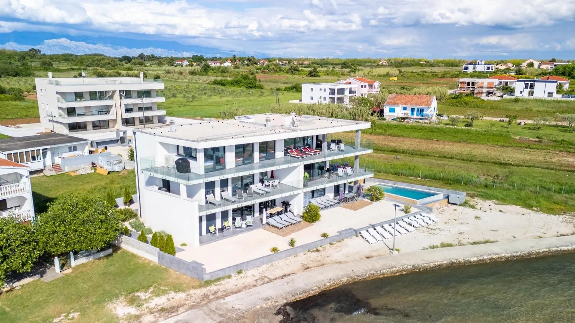 Apartman Jimmys Beach Privlaka - Direkt Am Meer, Tollem Blick Und Beheiztem Pool