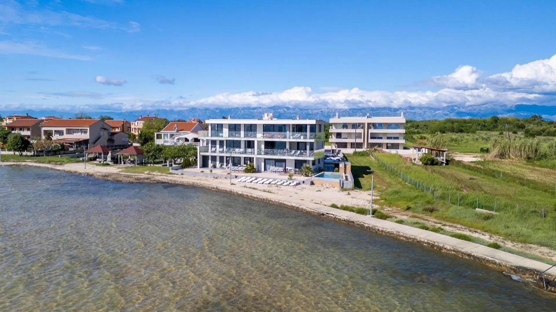 Jimmys Beach Privlaka - Direkt Am Meer, Tollem Blick Und Beheiztem Pool Apartman Privlaka (Zadar)